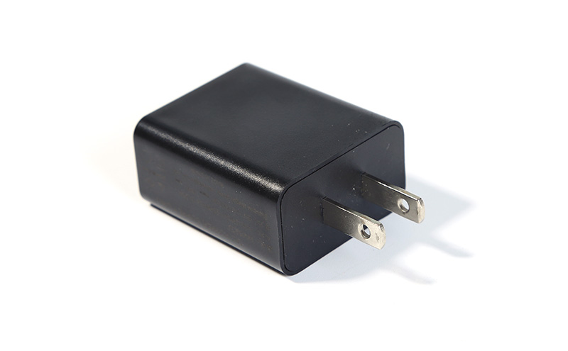 平板電腦電源適配器5V2A-2.4A過PSE認證 TUV發(fā)證 高光面和啞光面兩種